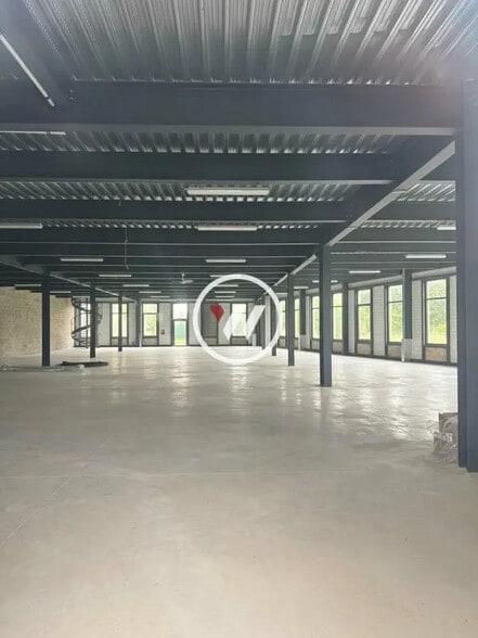 Local d'activités dans Tremblay-en-France à vendre - Photo intérieure - Image 2 de 2