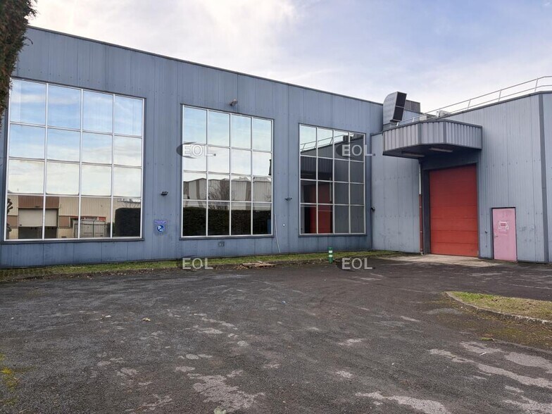 Industrial in Le Plessis-Bouchard for sale - Building Photo - Image 2 of 12