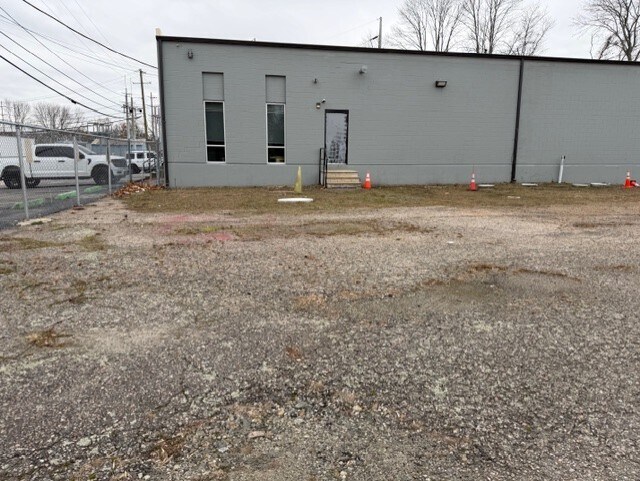 41 Ford Ln, Warwick, RI à vendre - Photo du bâtiment - Image 2 de 10