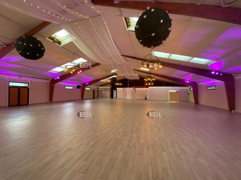 Flex in Gretz-Armainvilliers for sale - Building Photo - Image 1 of 10