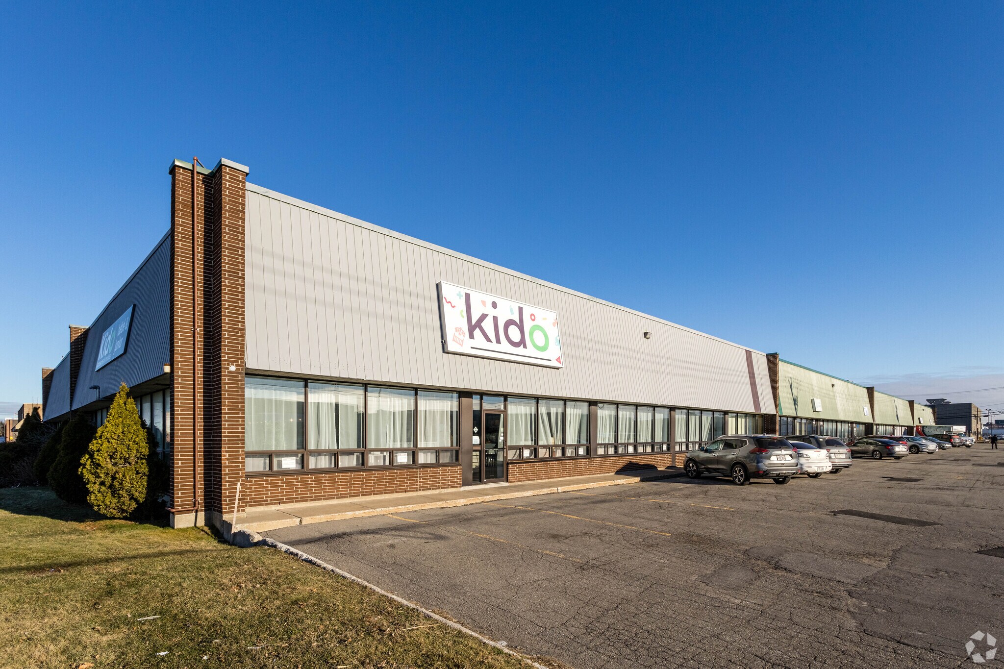 1325-1445 Rue Tees, Montréal, QC for lease Primary Photo- Image 1 of 12