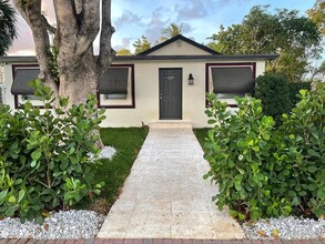 1107 Atlantic, Delray Beach, FL à louer Photo du bâtiment- Image 2 de 15