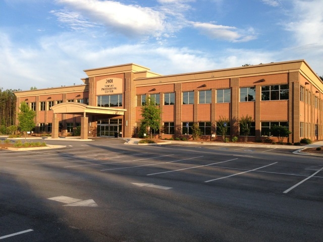 2401 Newnan Crossing Blvd, Newnan, GA for lease - Primary Photo - Image 1 of 4