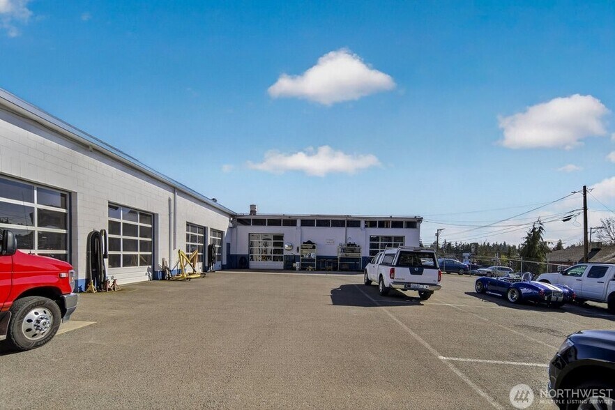 4815-4829 196th St SW, Lynnwood, WA for sale - Building Photo - Image 2 of 6