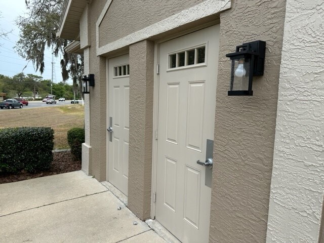 957 S Lois Ter, Inverness, FL à louer - Photo du bâtiment - Image 3 de 9