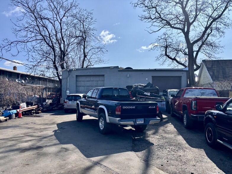 28 Stone St, Stamford, CT for sale - Building Photo - Image 2 of 11