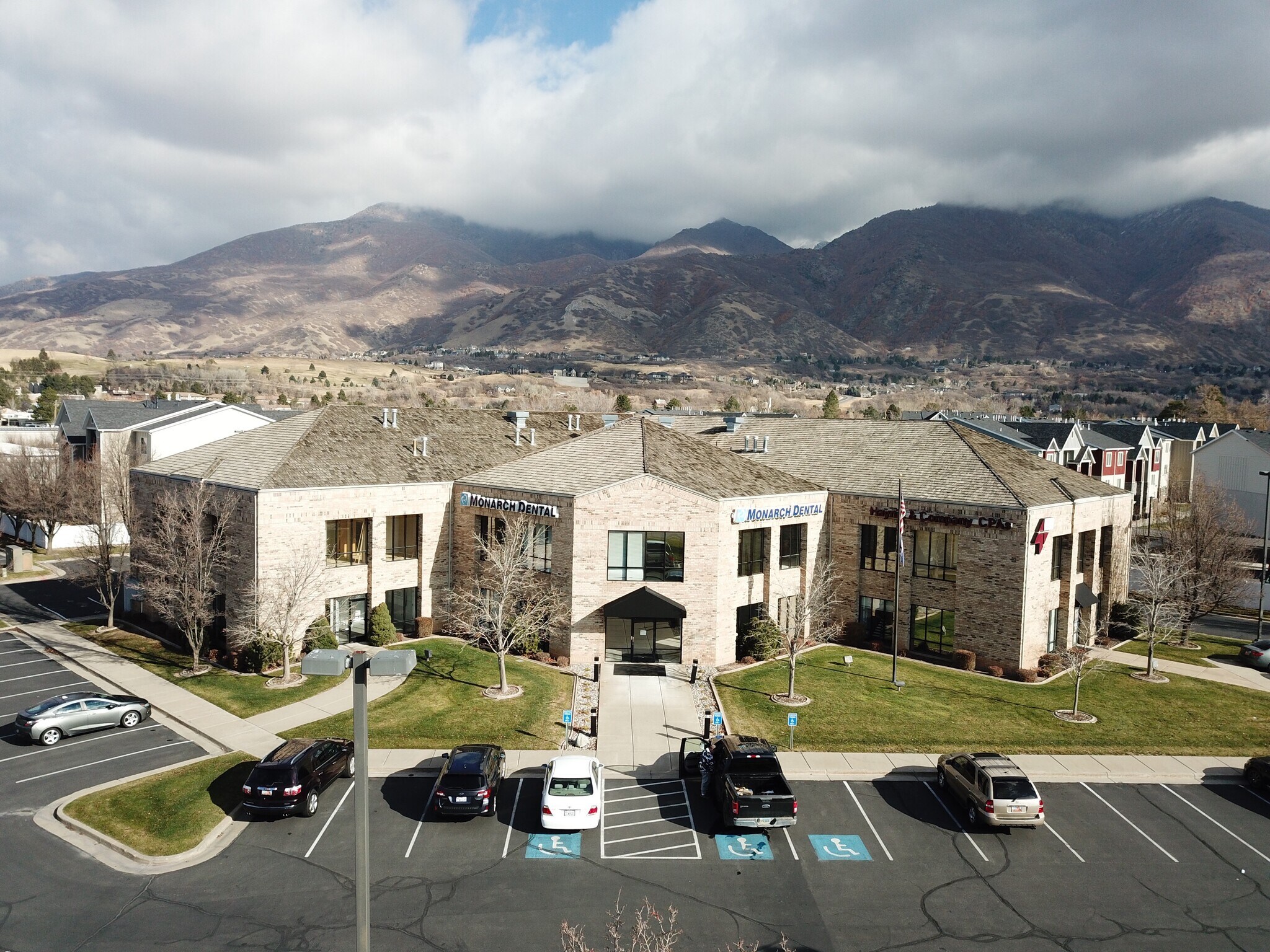 5926 S Fashion Pointe Dr, South Ogden, UT for lease Primary Photo- Image 1 of 5
