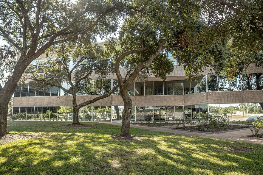 15603 Kuykendahl Rd, Houston, TX à louer - Photo du bâtiment - Image 2 de 9