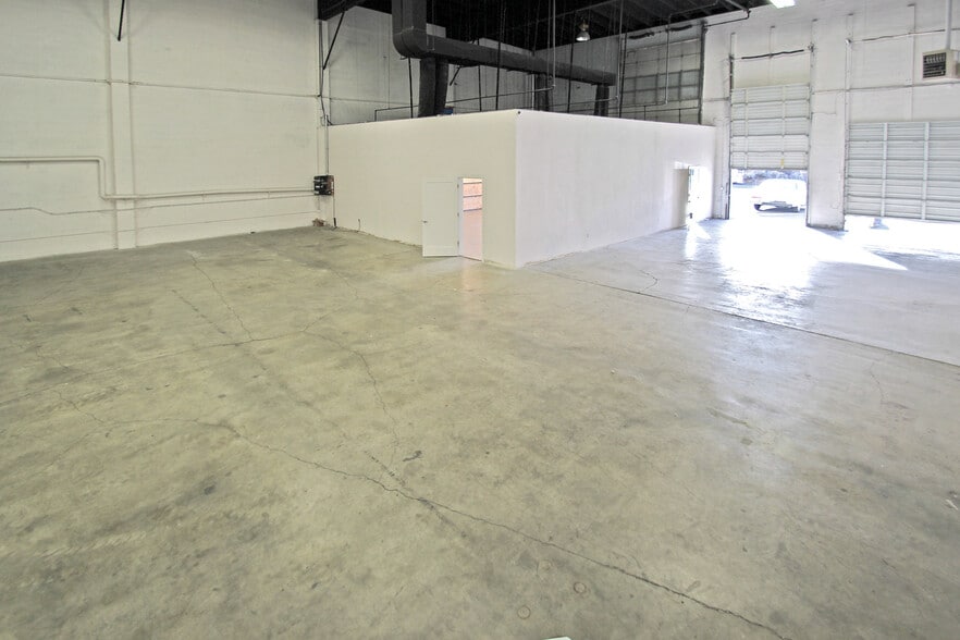 126 NE Emerson Ave, Bend, OR for lease - Building Photo - Image 2 of 5