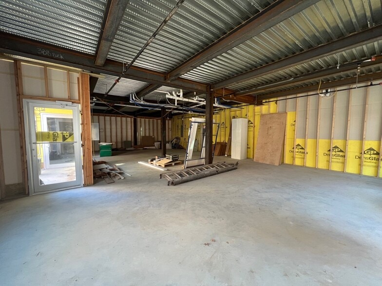 1123 Pleasantville Rd, Briarcliff Manor Village, NY à louer - Photo intérieure - Image 3 de 10