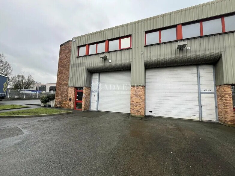 Flex in Le Blanc-Mesnil for lease - Building Photo - Image 1 of 11