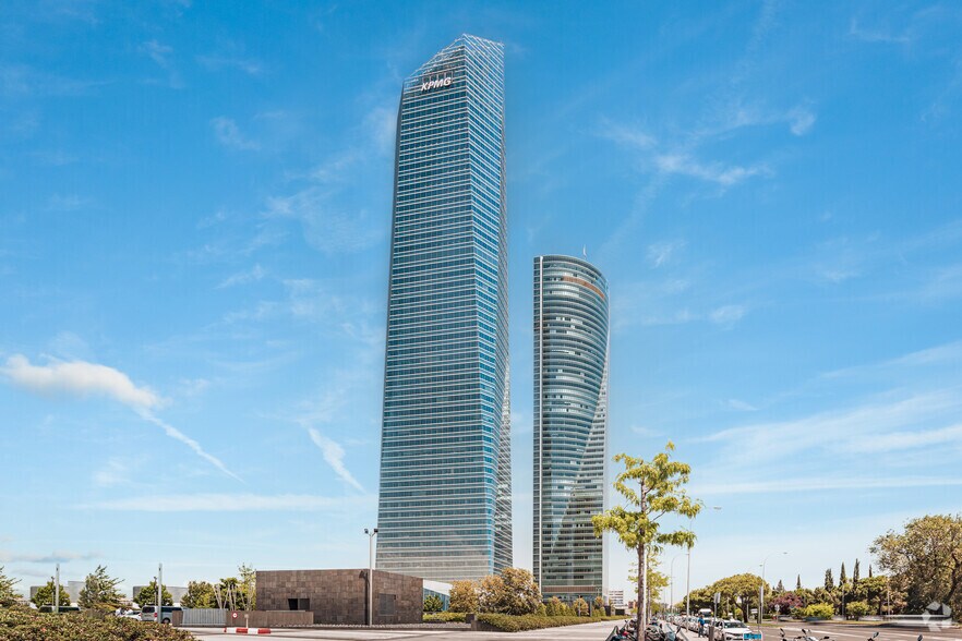 Paseo Regus Torre Cristal, Paseo Castellana, 259 C, Madrid, Madrid à louer - Photo du bâtiment - Image 2 de 3