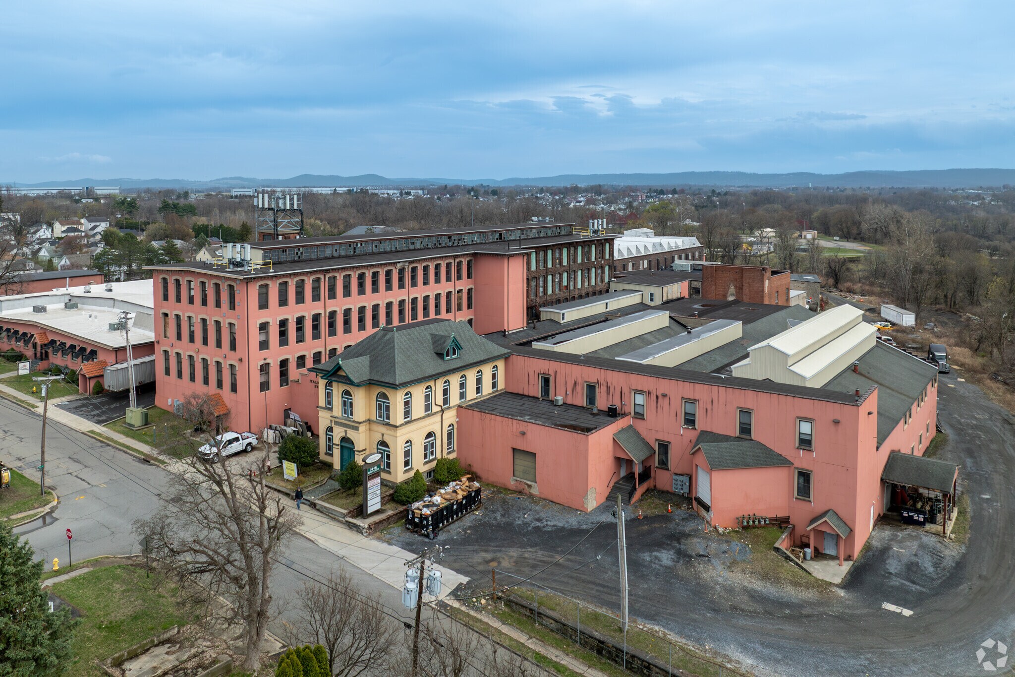 224 Stockton St, Phillipsburg, NJ for lease Primary Photo- Image 1 of 36