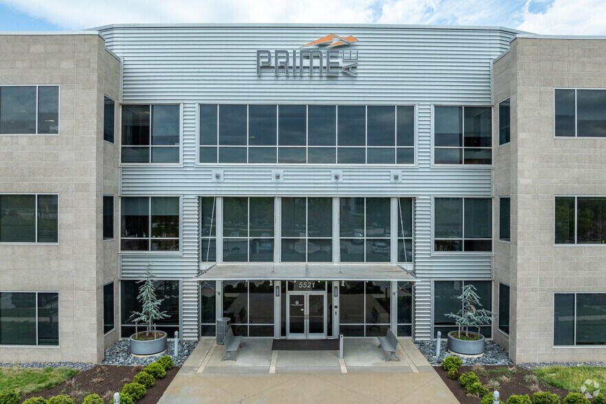 5521 Research Park Dr, Baltimore, MD à louer - Photo du bâtiment - Image 3 de 5