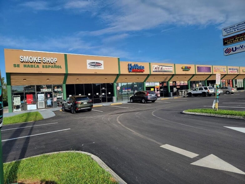 2634-2654 N Orange Blossom Trl, Kissimmee, FL for lease - Building Photo - Image 2 of 4