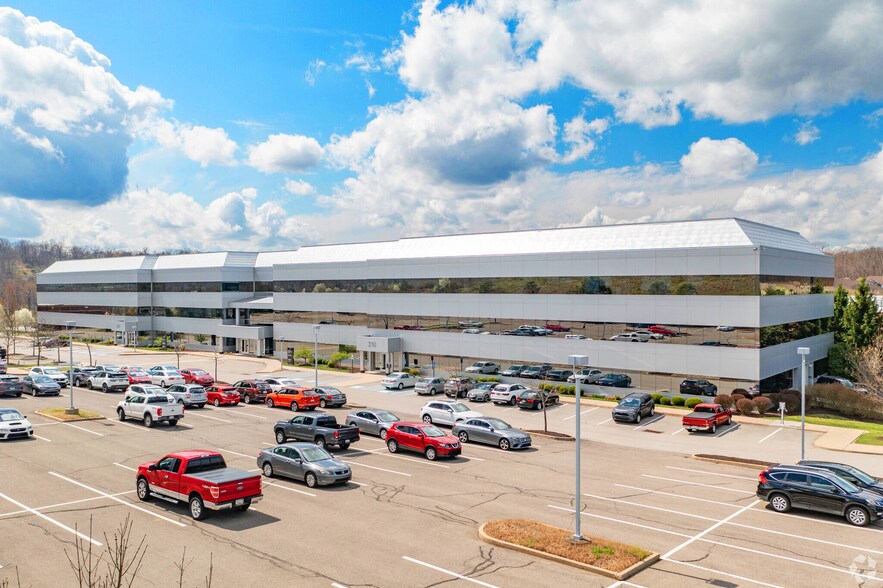 300-310 Seven Fields Blvd, Seven Fields, PA à louer - Photo du bâtiment - Image 1 de 8