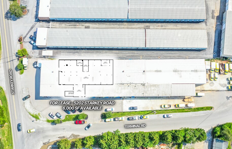 5205 Starkey Rd, Roanoke, VA à louer - Photo du bâtiment - Image 3 de 8