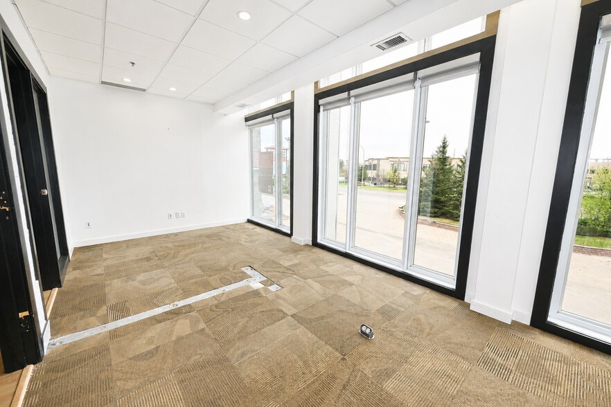 2330 Ellwood Dr SW, Edmonton, AB for lease - Building Photo - Image 3 of 6