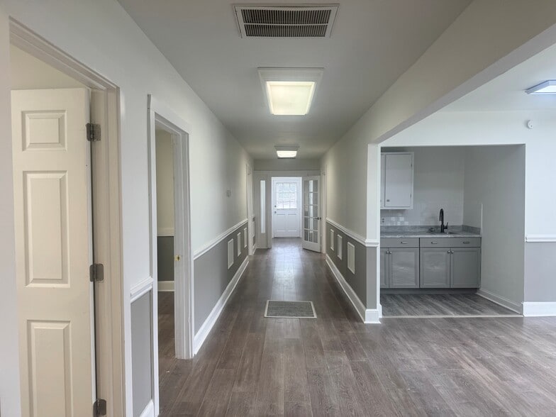 510 Laurens Rd, Greenville, SC for lease - Interior Photo - Image 2 of 4