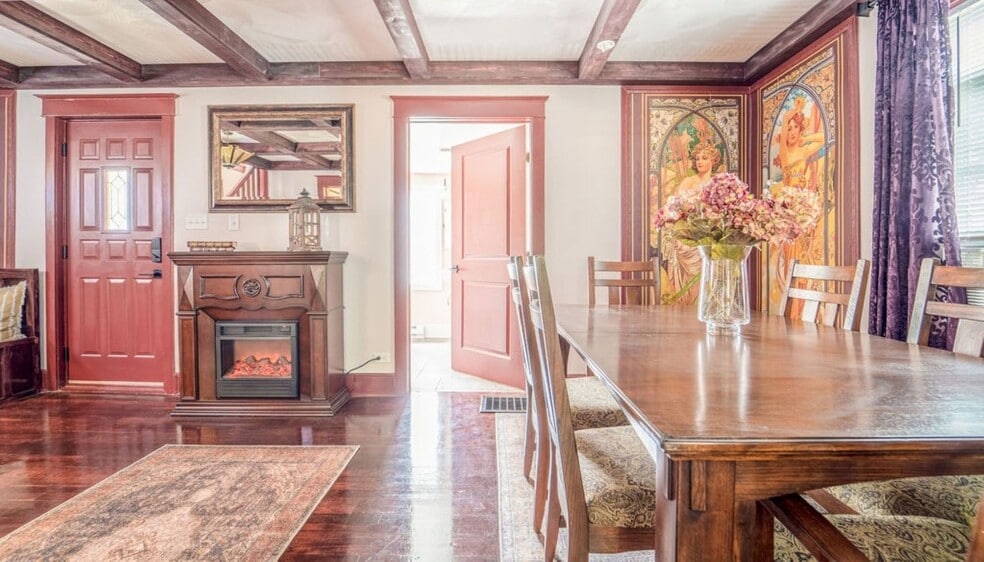 7 Short/Mid-Term Rental Properties portfolio of 7 properties for sale on LoopNet.ca - Building Photo - Image 3 of 35