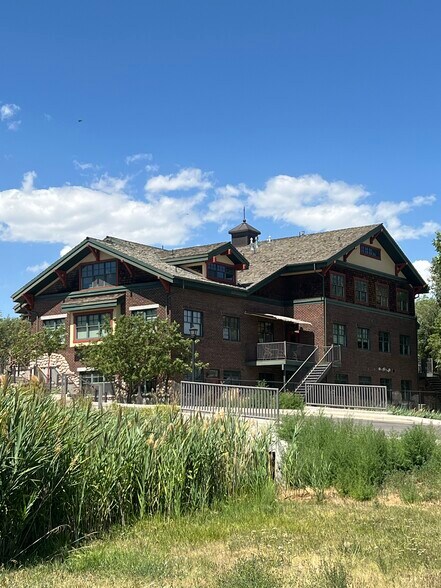 1268 W South Jordan Pky, South Jordan, UT à louer - Photo du bâtiment - Image 2 de 14