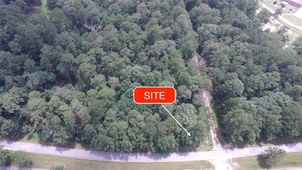 19&20 Appian Way, New Caney, TX à vendre Photo du bâtiment- Image 1 de 8