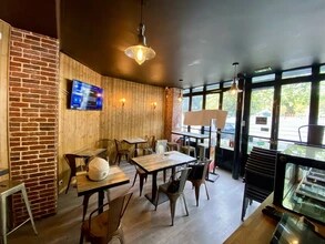 10 Rue Anatole France, Puteaux for lease Interior Photo- Image 2 of 3