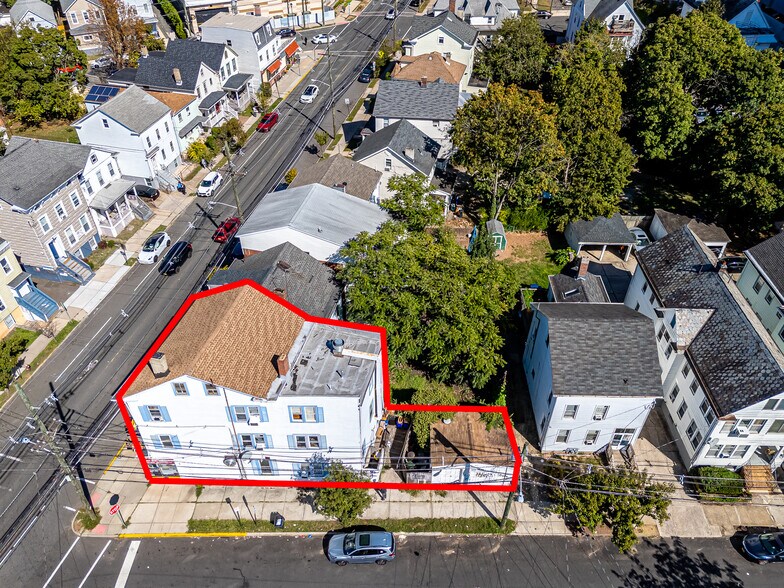 172 Hamilton St, New Brunswick, NJ à vendre - Photo du bâtiment - Image 2 de 50