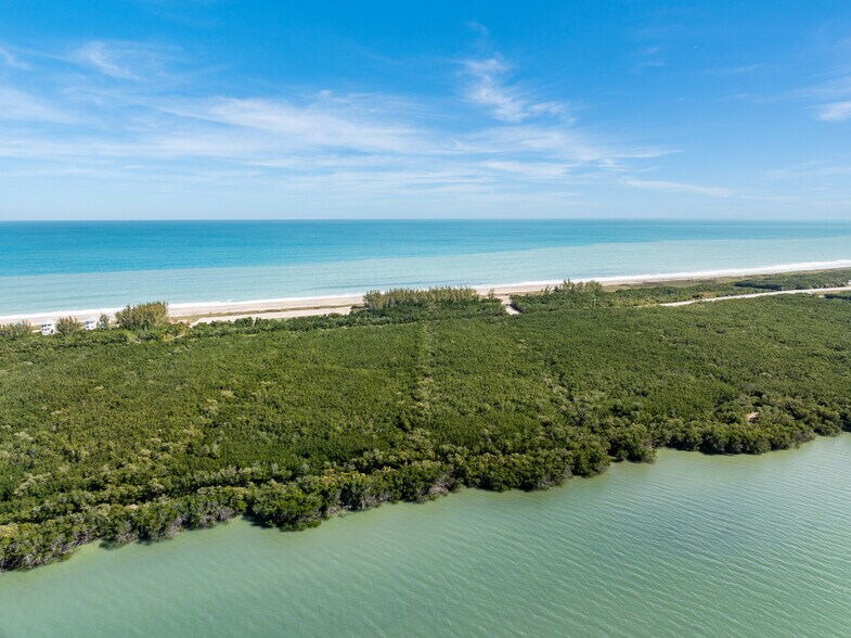 0 South Ocean Drive, Hutchinson Island, FL à vendre - Photo du bâtiment - Image 2 de 29