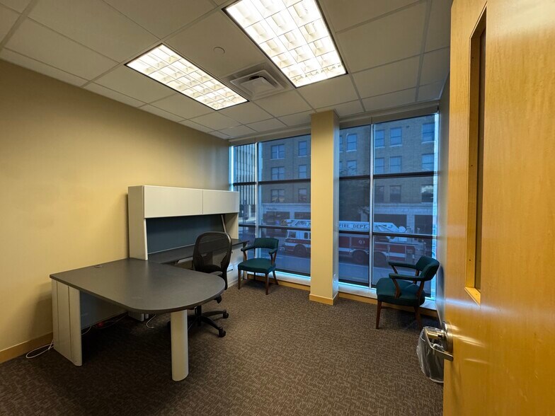 302 Jefferson Blvd, South Bend, IN à louer - Photo du bâtiment - Image 2 de 4