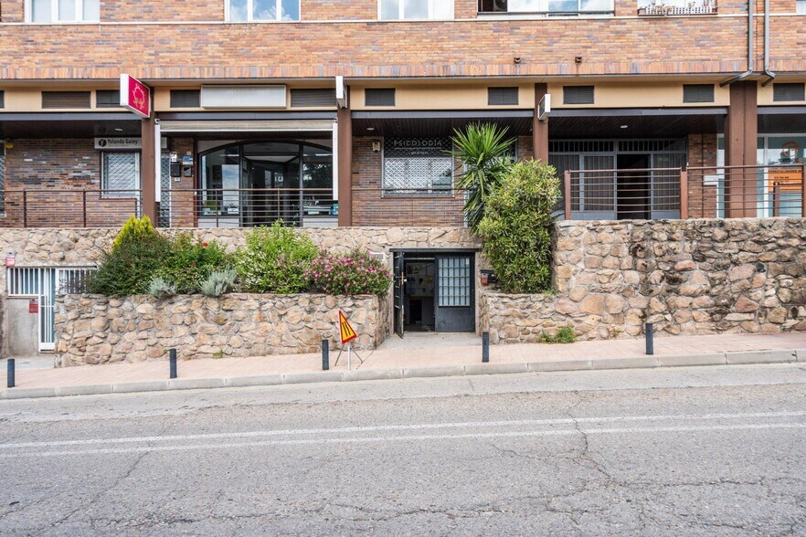 Immeuble residentiel dans Torrelodones, Madrid à vendre - Photo du bâtiment - Image 2 de 3