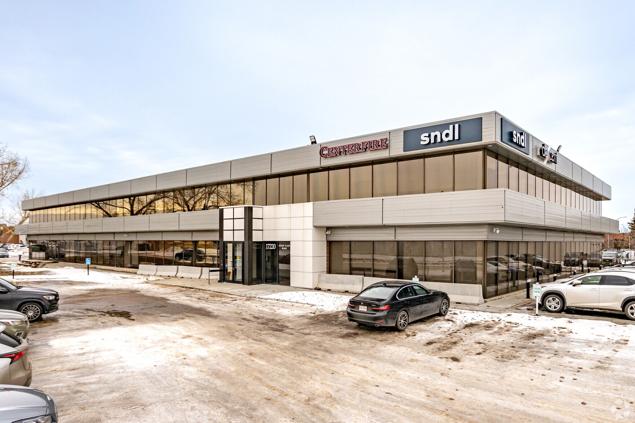 17220 Stony Plain Rd, Edmonton, AB à vendre Photo principale- Image 1 de 1