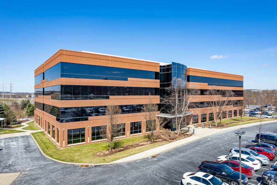 600 Cranberry Woods Dr, Cranberry Township, PA for lease - Building Photo - Image 1 of 7