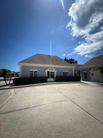 205 Montgomery Ave, Sarasota, FL à louer - Photo du bâtiment - Image 1 de 24