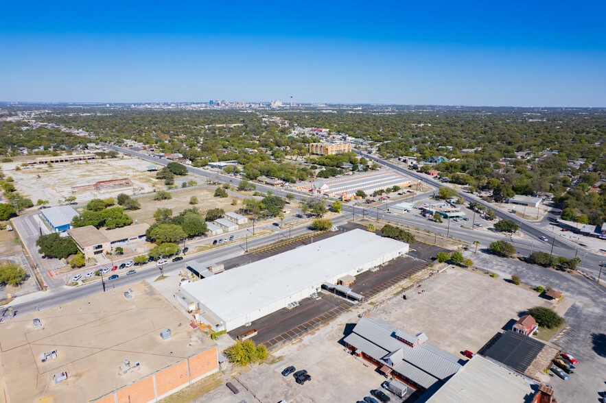 5101 S Zarzamora St, San Antonio, TX for lease - Building Photo - Image 3 of 23