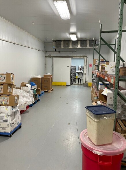 4731 Bellevue St, Detroit, MI à louer - Photo du bâtiment - Image 3 de 30