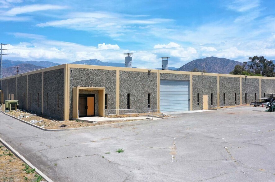 1500 Crafton Ave, Mentone, CA à vendre - Photo du bâtiment - Image 1 de 21