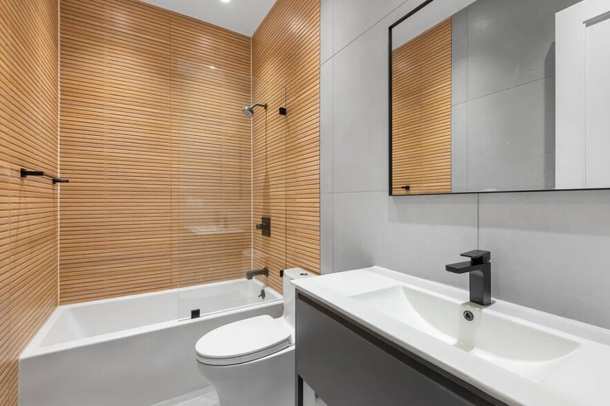 15 Old Fulton St, Brooklyn, NY for sale - Building Photo - Image 2 of 6