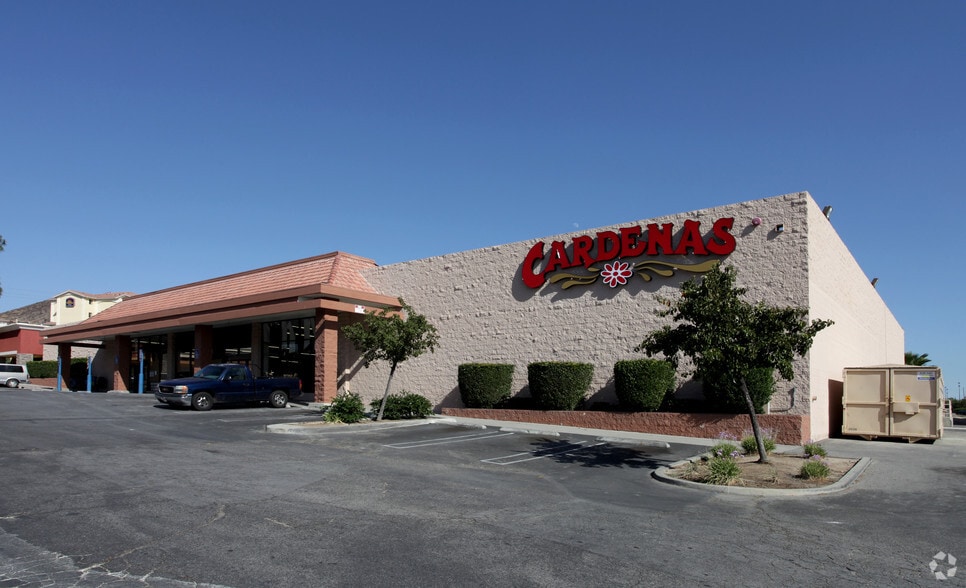 31904-31952 Mission Trail Ave, Lake Elsinore, CA for lease - Building Photo - Image 1 of 4