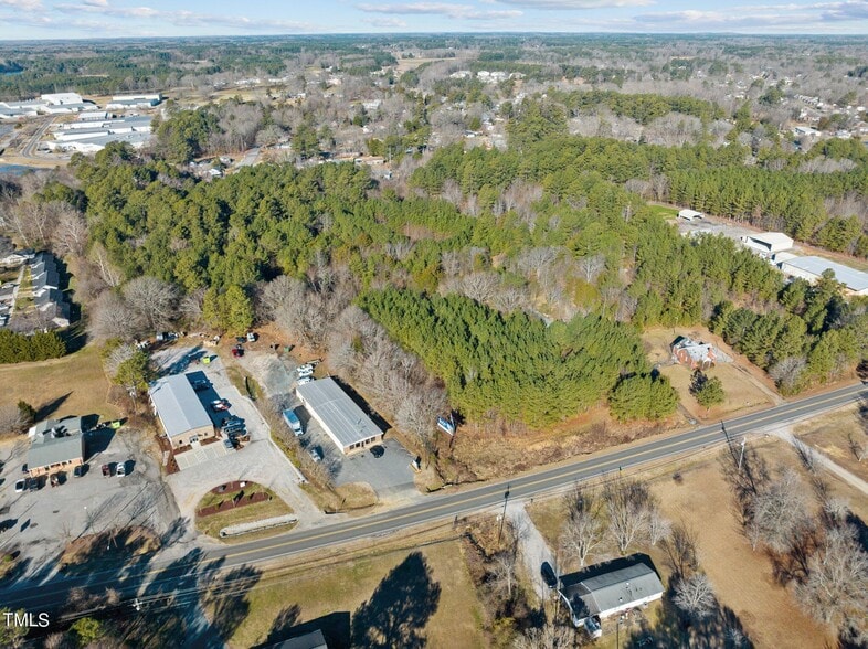 414 Lewis St, Oxford, NC à vendre - Photo du bâtiment - Image 2 de 14