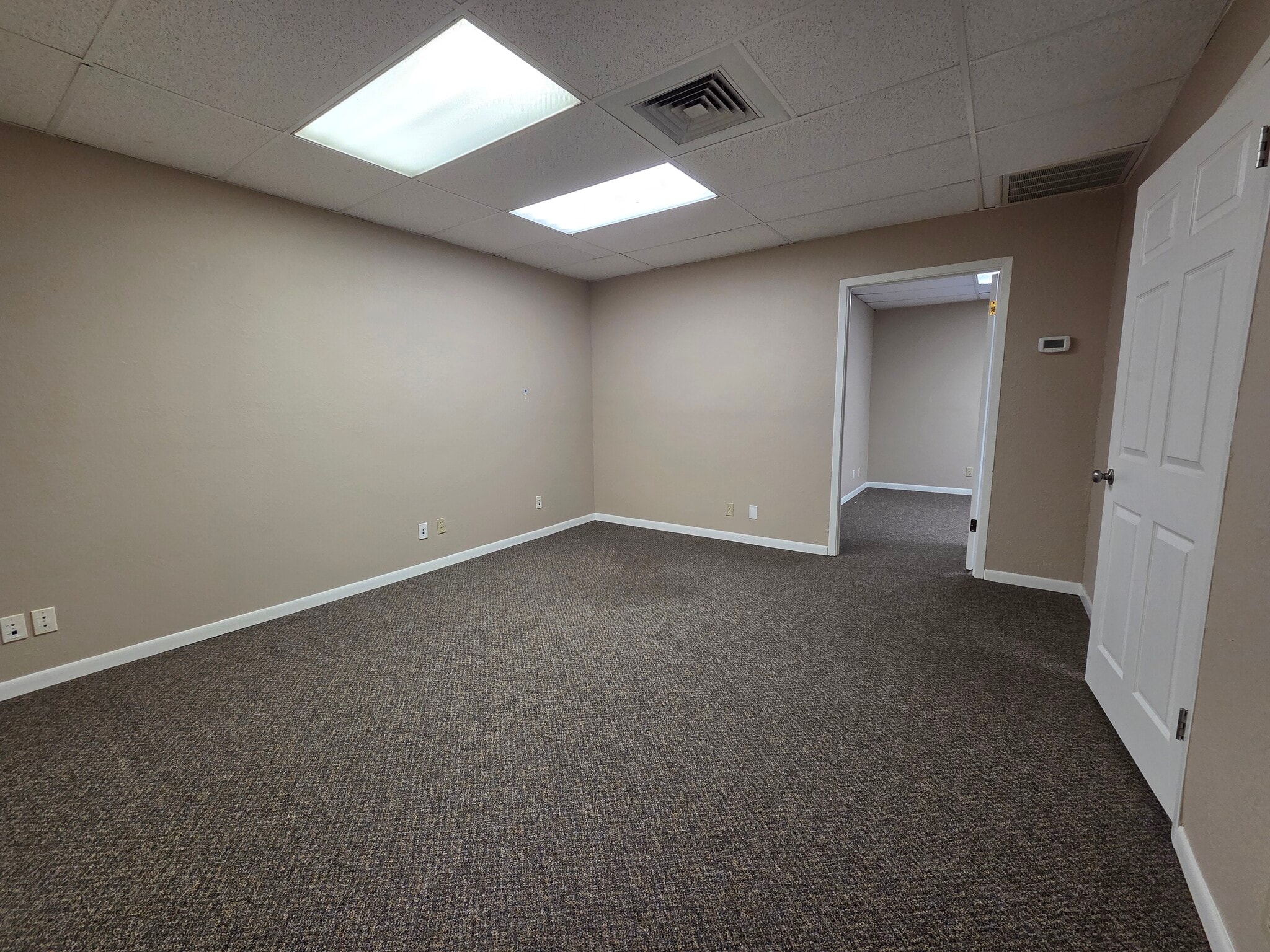 2005 Birdcreek Dr, Temple, TX for lease Interior Photo- Image 1 of 3