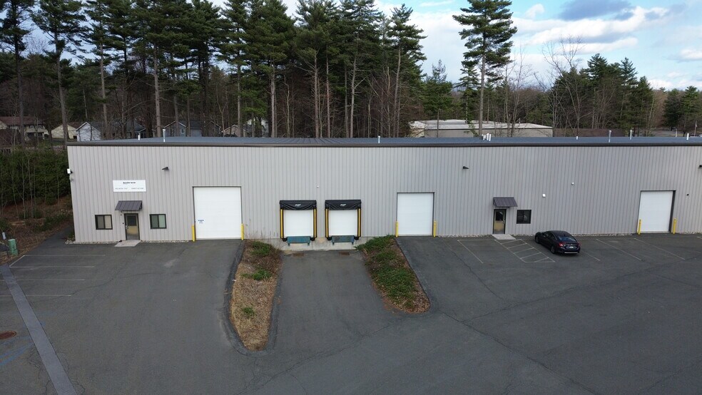 9 Old Stonebreak Rd, Malta, NY à louer - Photo du bâtiment - Image 3 de 6