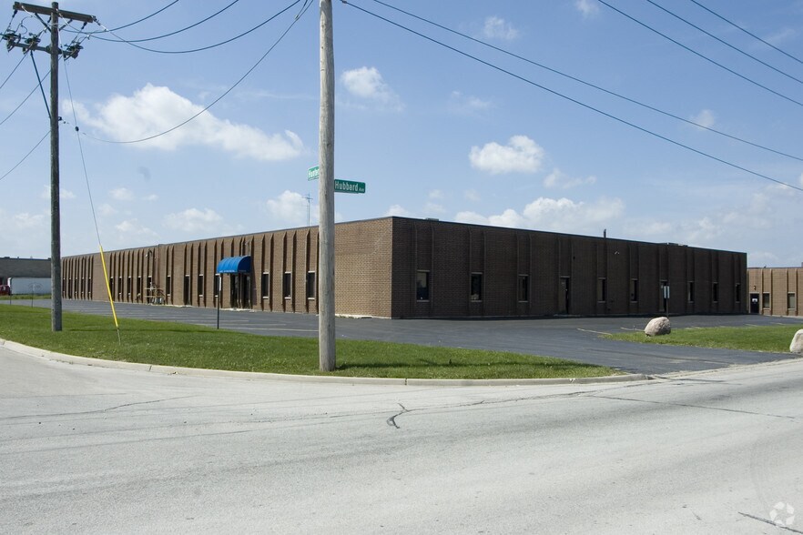1550 Hubbard Ave, Batavia, IL à louer - Photo du bâtiment - Image 3 de 13
