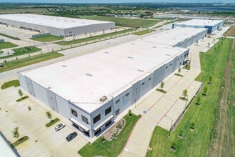 3090 Challenger Dr, Midlothian, TX for lease Building Photo- Image 2 of 4