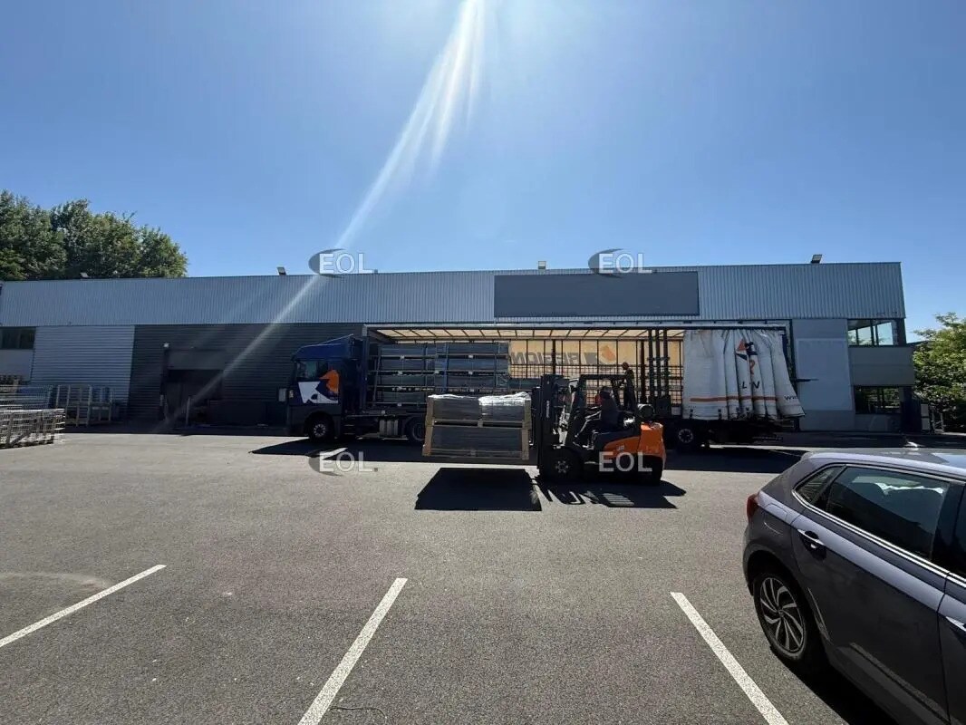 Flex dans Montévrain à louer Photo du bâtiment- Image 1 de 18