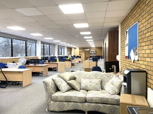 Eelmoor Rd, Farnborough à louer - Photo intérieure - Image 1 de 2