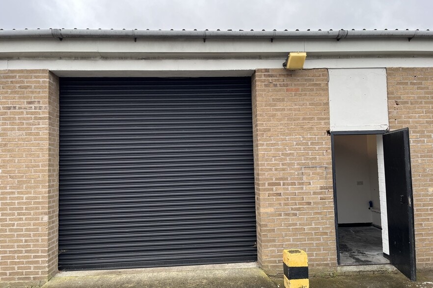 Bridle Way, Bootle for lease - Building Photo - Image 2 of 2