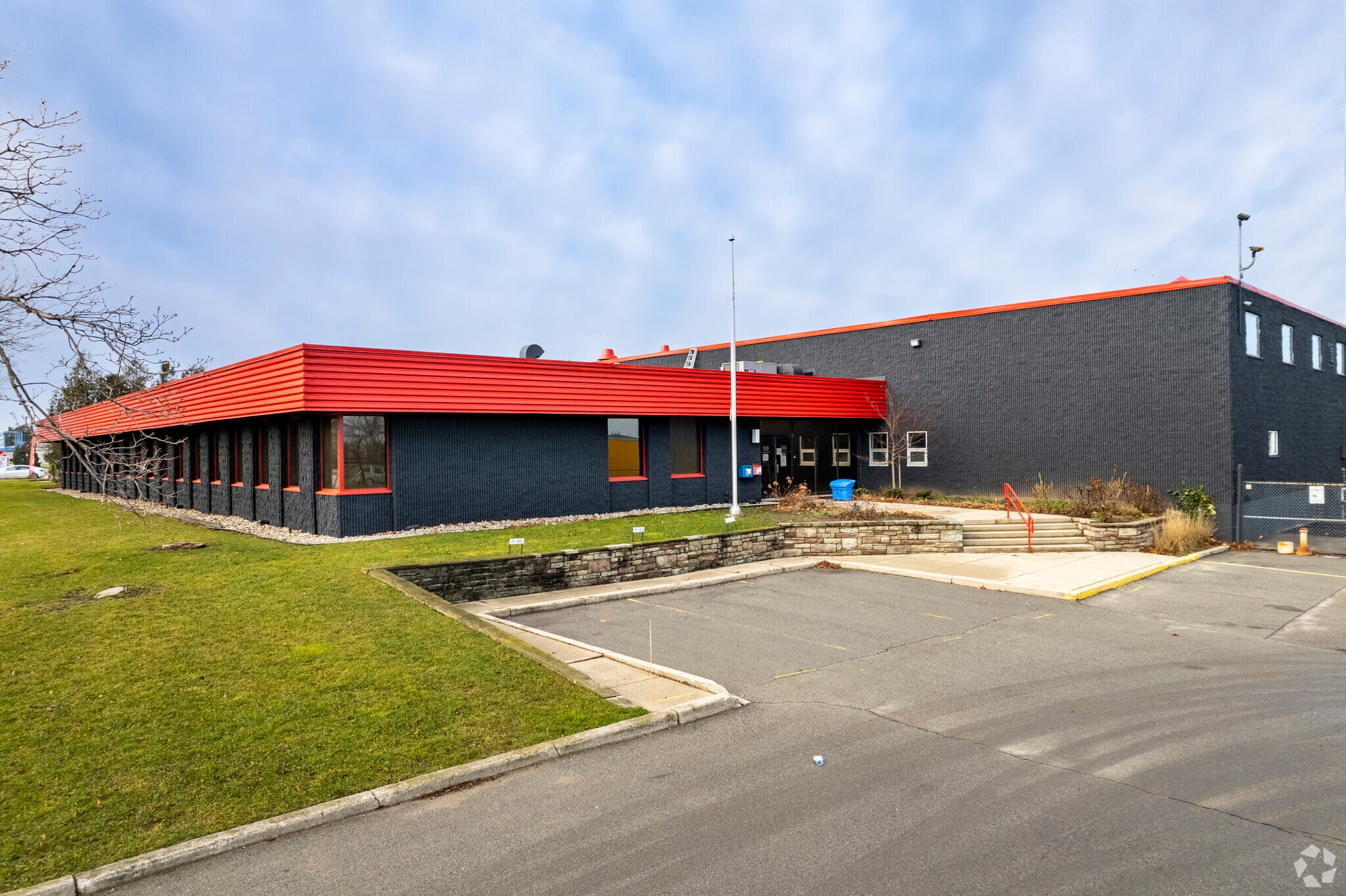 4355 Fairview St, Burlington, ON for sale Primary Photo- Image 1 of 1