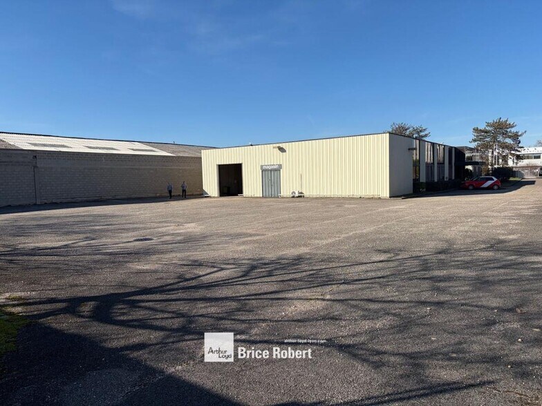 52 Rue Alexandre Dumas, Vaulx-en-Velin for lease - Building Photo - Image 3 of 7