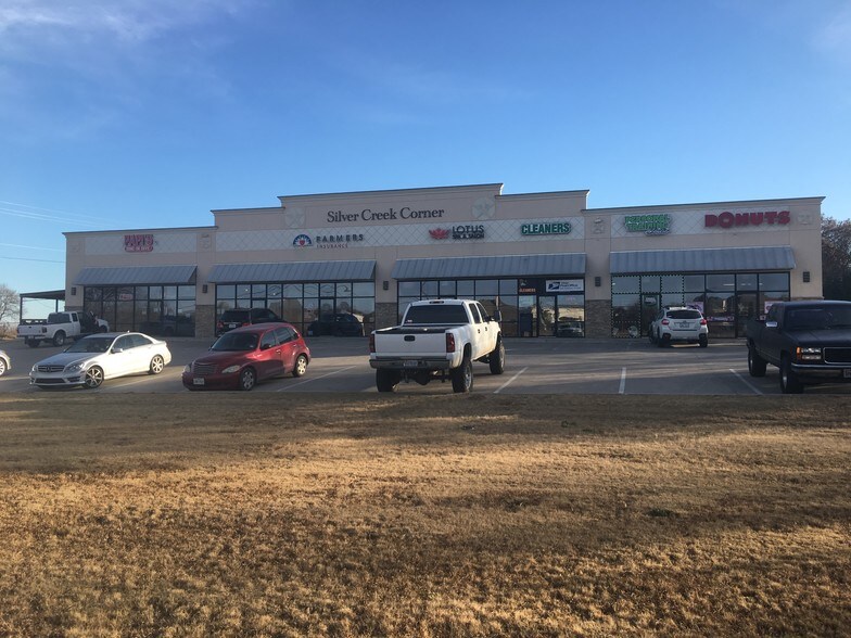 7001 Confederate Park Rd, Fort Worth, TX à vendre - Photo du bâtiment - Image 3 de 7